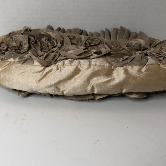 Fabric Roses Pleated Top Hand Bag - Picture 6 of 8